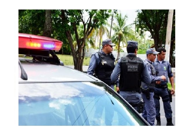 PMs tentam acabar com festa e são agredidos por jovens em MT