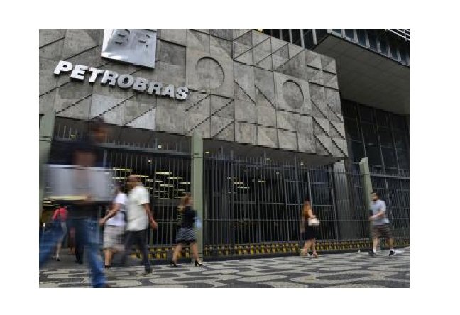 Petrobras prepara novo aumento no preço dos combustíveis, diz Bolsonaro