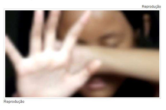 Homem de 59 anos é detido sob acusação de passar a mão em partes íntimas de adolescente que dormia