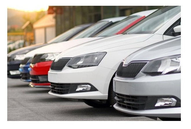 Financiamento de carro popular fica R$ 11 mil mais caro com alta dos juros