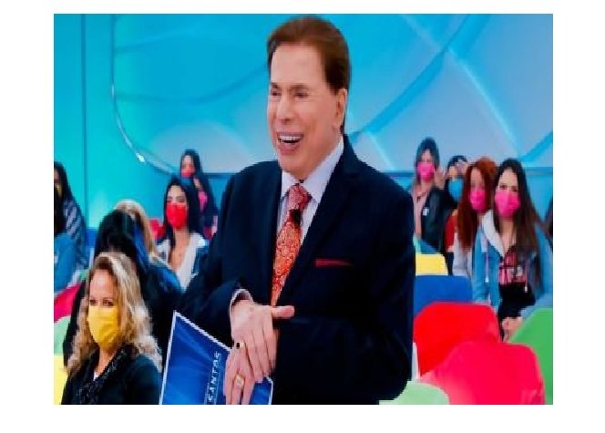 Calça de Silvio Santos cai e apresentador fica só de cueca
