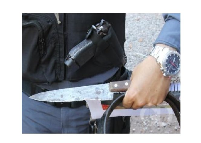 Homem dá facada no peito de desafeto por ciúme da esposa