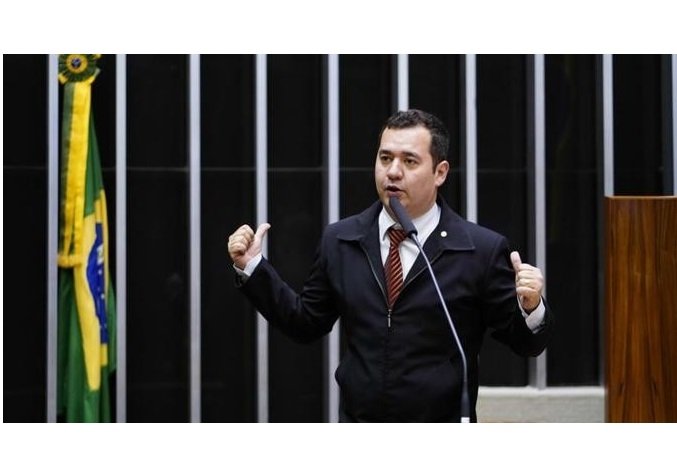 Projeto do 14º salário do INSS sofre mudança e deve ficar para 2023