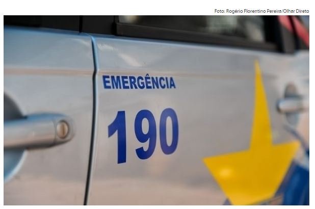 Homem é preso após bater em policial e afirmar: “quem manda aqui é o Comando Vermelho”