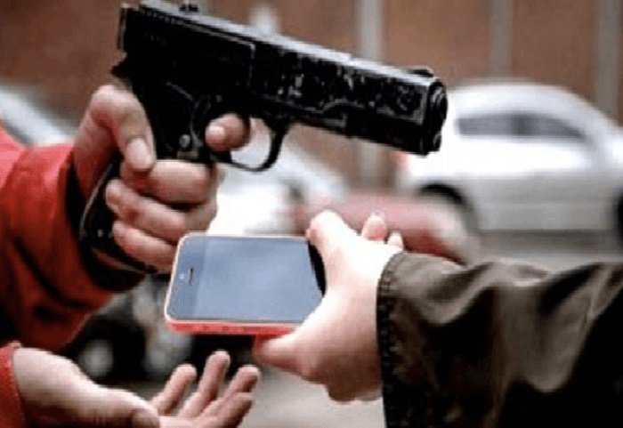 Mulher em Colíder e assaltada e perde celular para dupla de bandidos.
