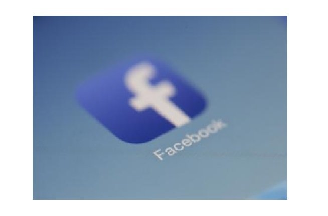 Jovem que fez comentário ofensivo a policiais é identificada