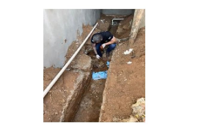 Em obra, pedreiros encontram crânio e polícia acha ossada humana