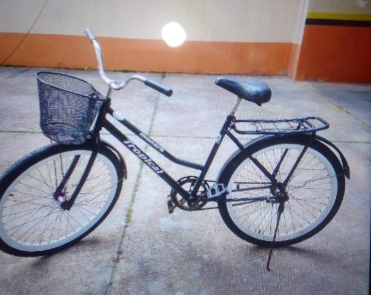 Mulher tem bike furtada durante compras na feira livre de Colíder.