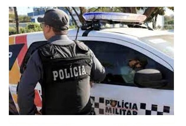 Bêbado, homem fica nu e corre atrás de mulheres e criança em MT