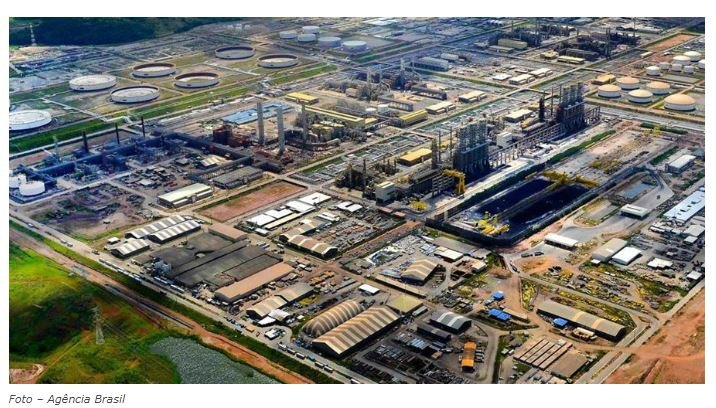 Petrobras reduz preço da gasolina em 1,38% nas refinarias