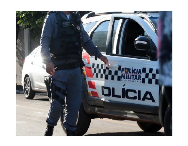 Homem agarra e tenta estuprar jovem na saída da balada