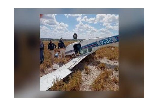 Avião cai no interior de MT e vitima tem fratura exposta