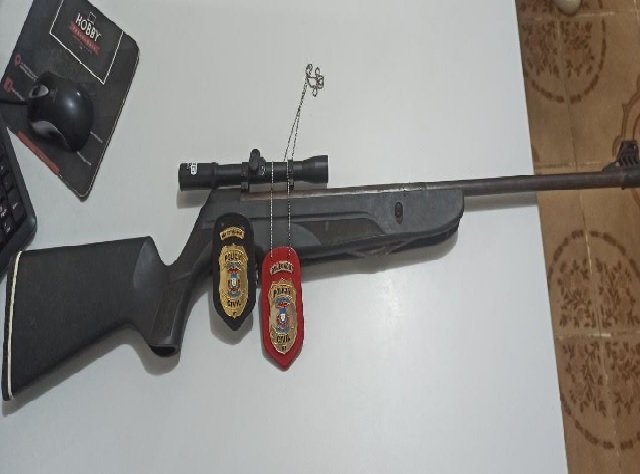 PJC de Colíder apreende arma de fogo de homem com várias passagens, e ele ameaçava moradores e batia em esposa.