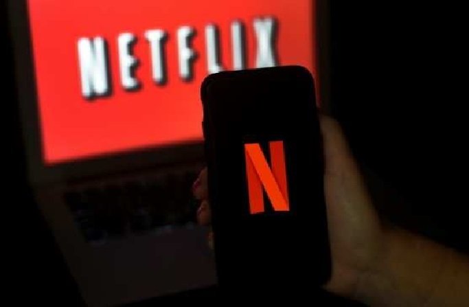 Netflix começa a cobrar taxa de quem divide conta