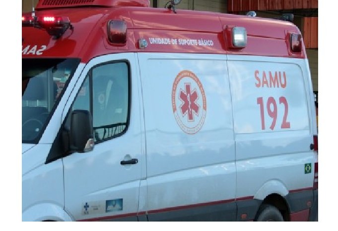 Pai não vê filha, atropela e mata menina ao manobrar caminhonete