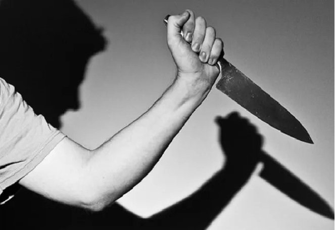 Filho mete a faca no pai, após homem passar a mão na vagina de menina, de 03 anos