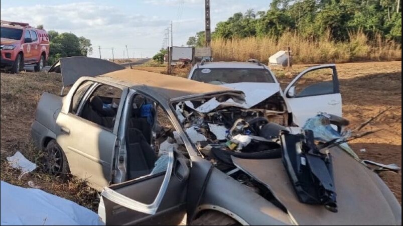 Batida frontal entre dois veículos deixa um morto e dois em estado grave em Tapurah