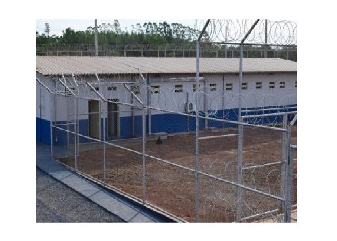 Policial penal é preso ao levar celulares para presídio de MT