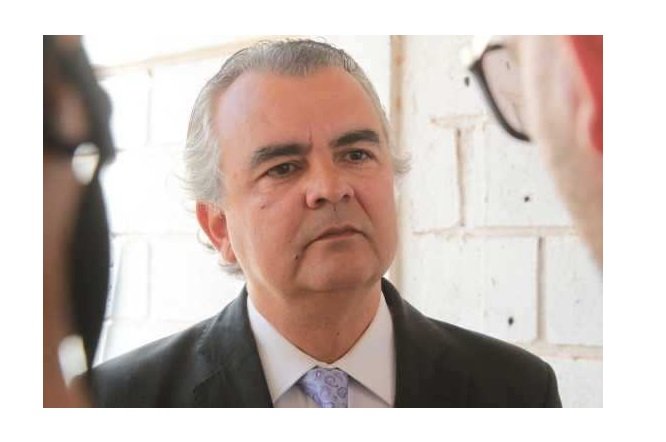 Ex-secretário suspeito de driblar polícia e grampear ilegalmente ex-amante depõe em setembro