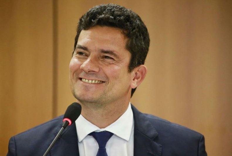 Moro planeja enviar ao Congresso proposta de criminalização do caixa 2