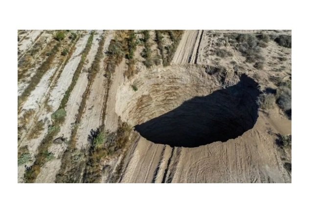 Buraco gigante no deserto do Chile não para de crescer e intriga cientistas