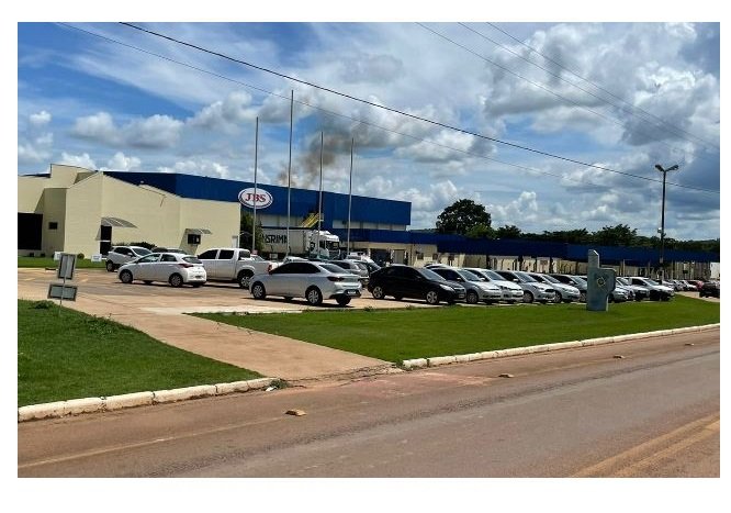 Frigorifico JBS dá férias coletiva em Colíder e outras cinco unidades