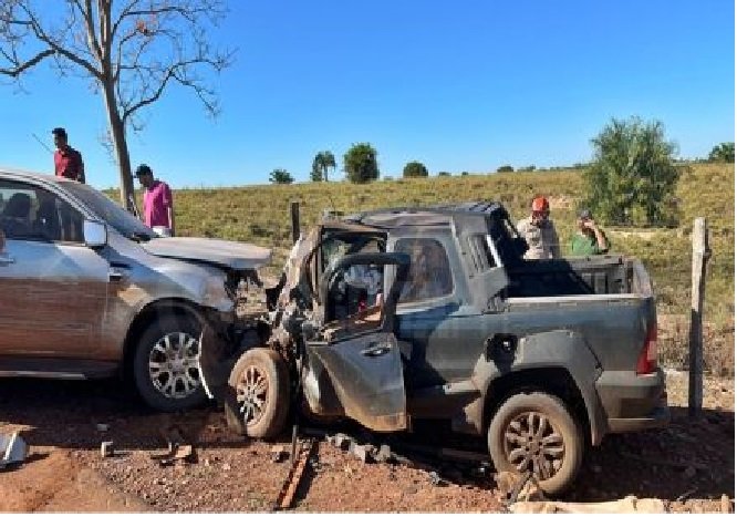Colisão entre Strada e Ranger mata mulher e deixa mais 5 feridos
