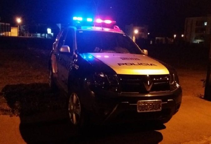 Vítimas reagem a assalto, tomam armas e amarram ladrões em MT