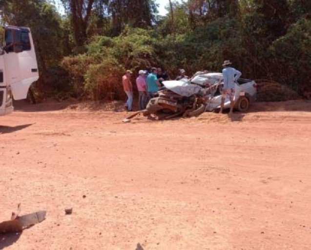 Pai, filha e avó morrem em grave acidente registrado na BR-158 no Araguaia. (Fotos)