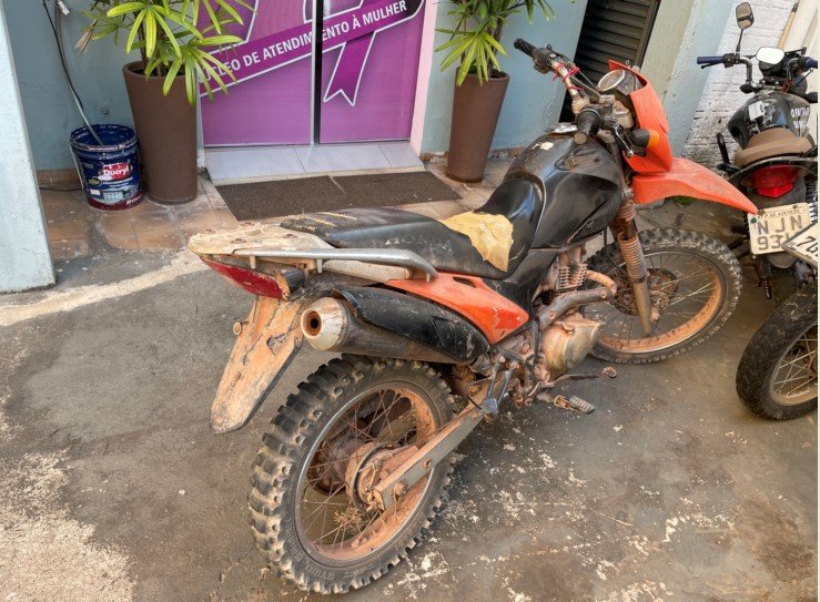 Moto levada em assalto no ano de 2020 em Colíder e recuperada na tarde de hoje pelos Agentes de Trânsito. (Vídeo)