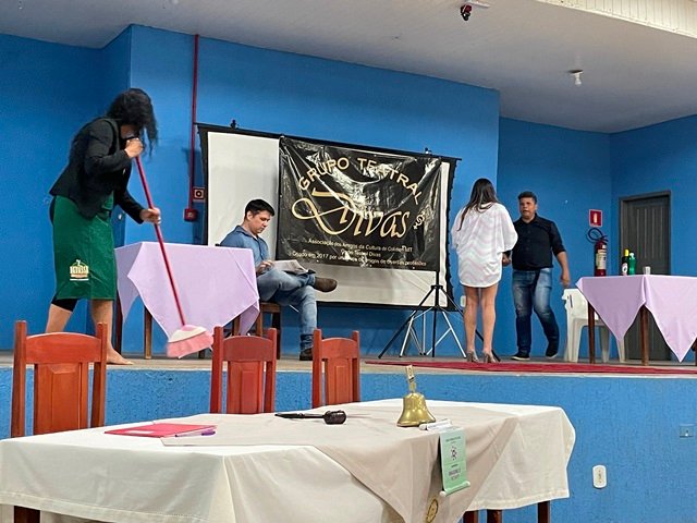 Drº Maurício juiz de direito de Colíder participou da palestra realizada pelo Rotary, sobre o Agosto Lilás.