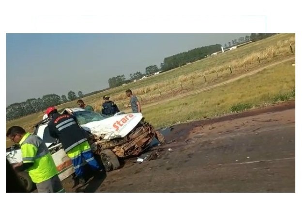 Colisão entre S10 e Fiat Strada deixa uma pessoa ferida na BR-16
