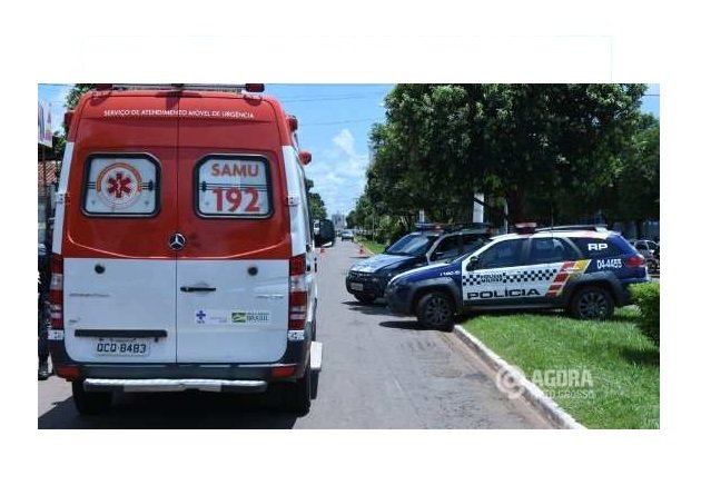 Mulher tem mal súbito dentro de carro estacionado em posto de combustível