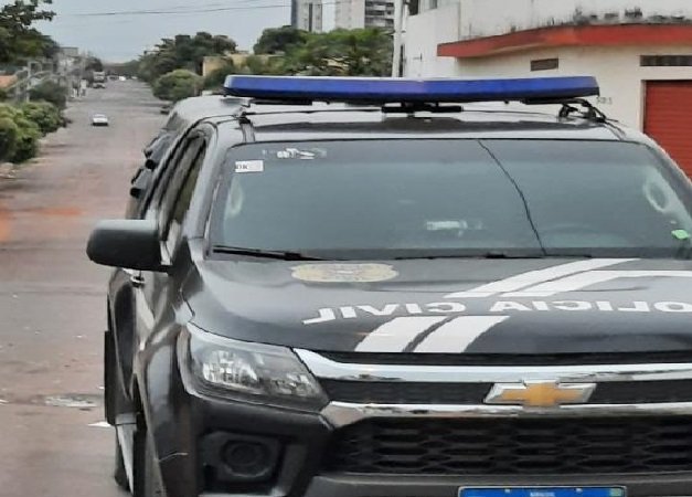 Polícia fecha oficina de desmanche de caminhões roubados