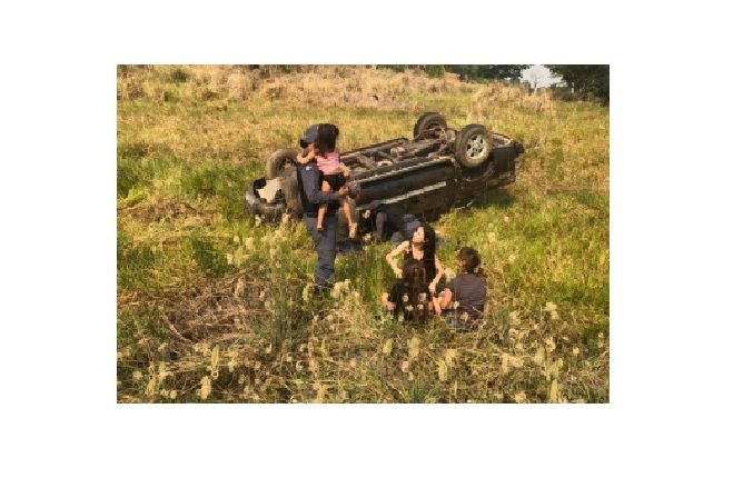 Seis pessoas ficam feridas após caminhonete capotar na MT-325 em Alta Floresta