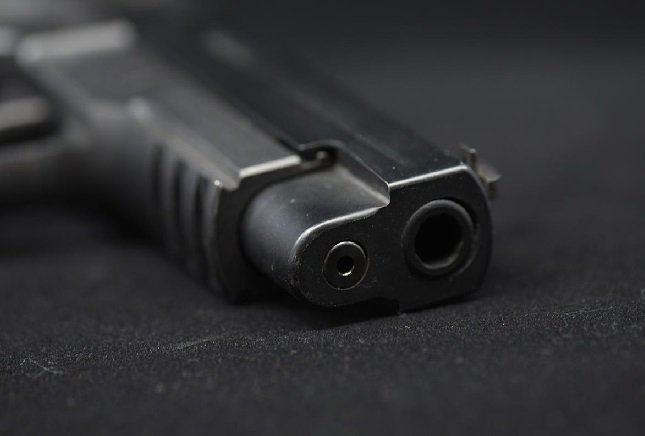 Mulher é baleada nas costas pelo amigo do marido em MT