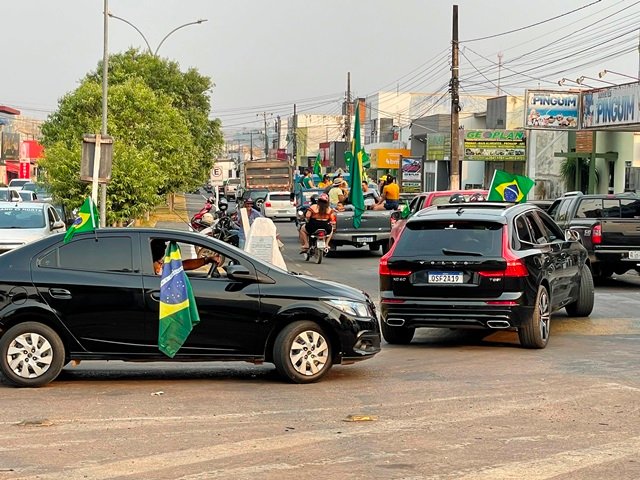 Colidenses participaram em massa da Carreata Pro-Bolsonaro neste dia da Independência do Brasil. (Vídeo)