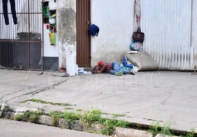 Morador de rua é encontrado sangrando e com ferimentos pelo corpo