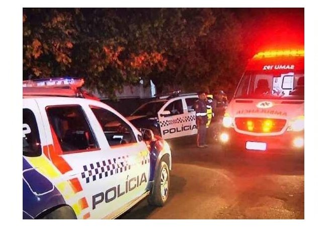 Um é morto e outro ferido a tiros em emboscada no meio da rua em MT