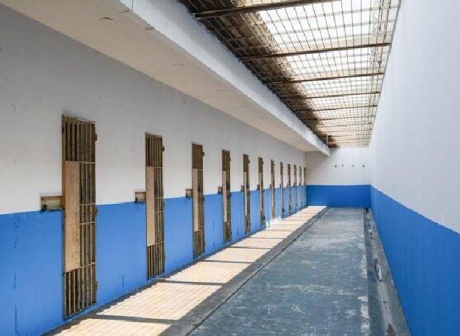 Polícia prende advogado com maconha em frasco de creme e sabão em pó