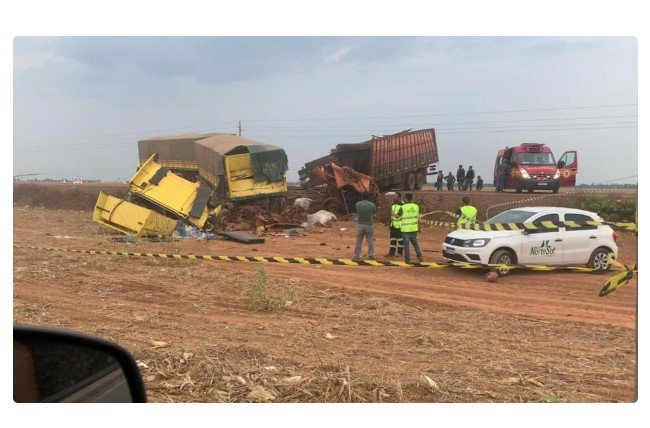 Caminhão boiadeiro colide em carreta na MT-220 no Nortão; Ciopaer resgata vítima até Sinop. (Fotos)