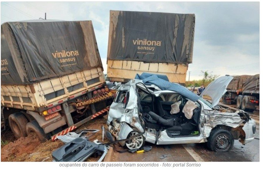 Acidentes entre onze veículos na BR-163 deixa feridos e pista interditada em Sorriso