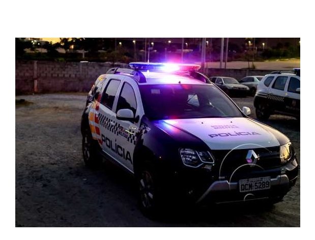 Mulher é atacada a pedradas e quase é atropelada por recusar sexo
