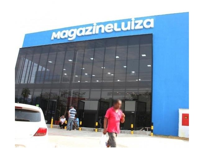 Gerente da 'Magalu' é sequestrado e bandidos furtam 300 celulares em MT
