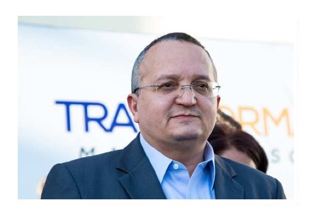Justiça Eleitoral arquiva inquérito da PF que acusava ex-governador de caixa 2