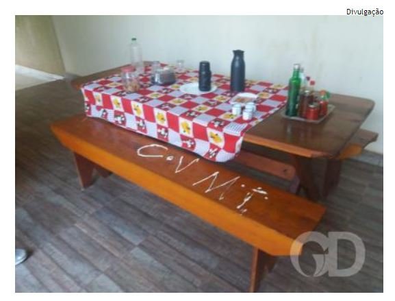 Membros de facção criminosa invadem casa de agente penitenciário