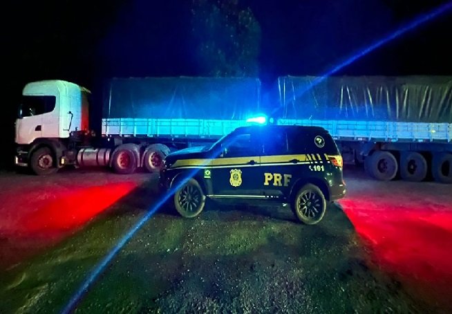 Motorista é preso com documentação falsa transportando carga de soja avaliada em mais de R$ 100 mil
