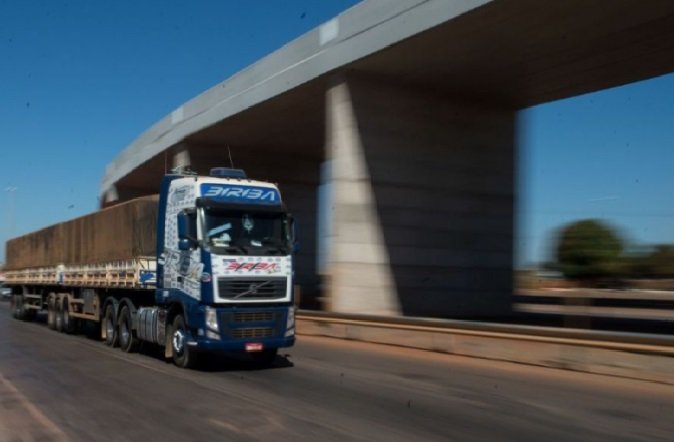 Movimento propõe suspender frete a partir do dia 28 para liberar caminhoneiros para votarem