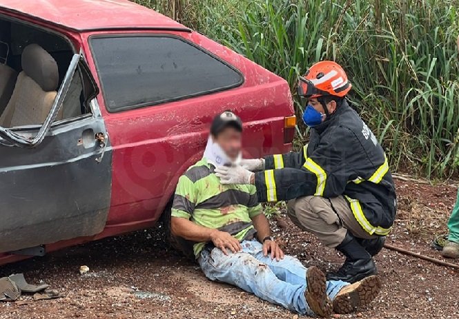 Idoso morre em batida frontal entre dois veículos de passeio na rodovia