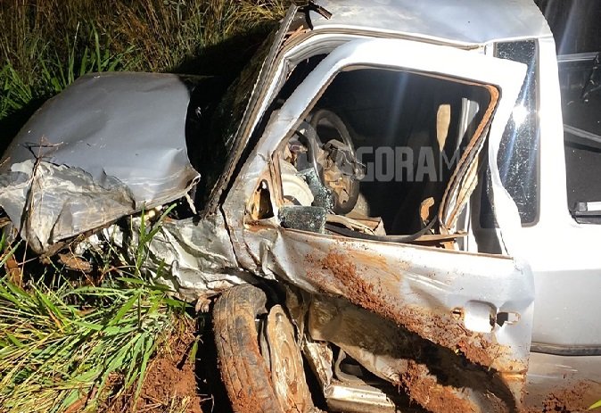 Acidente de alto impacto deixa casal ferido e carros destruídos na rodovia